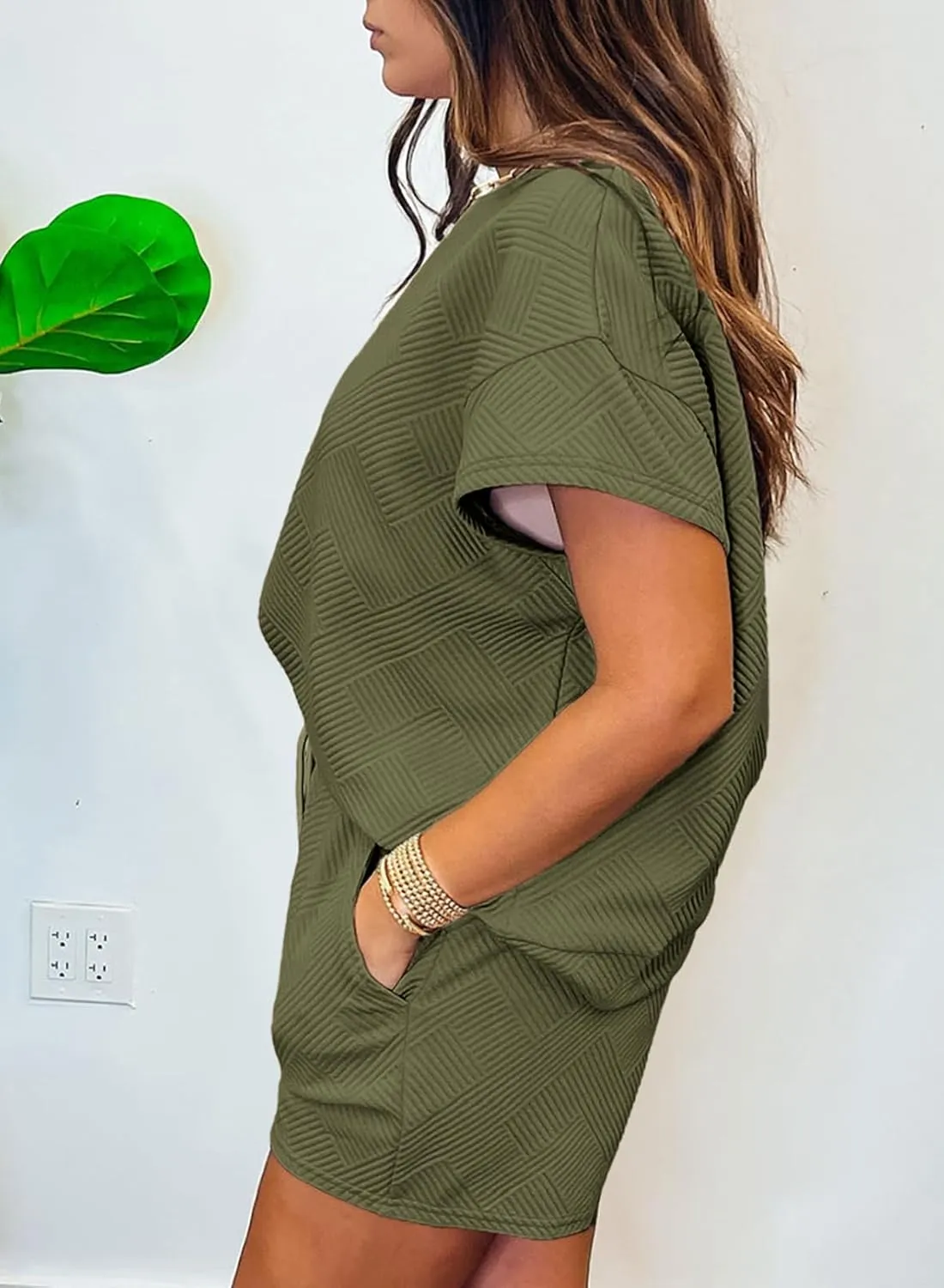 Eytino Women Plus Size 2 Piece Outfits Sweatsuit Short Sleeve Pullover Tops and Drawstring Shorts Pants(1X-5X)