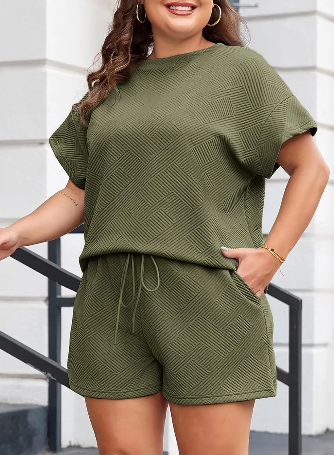 Eytino Women Plus Size 2 Piece Outfits Sweatsuit Short Sleeve Pullover Tops and Drawstring Shorts Pants(1X-5X)